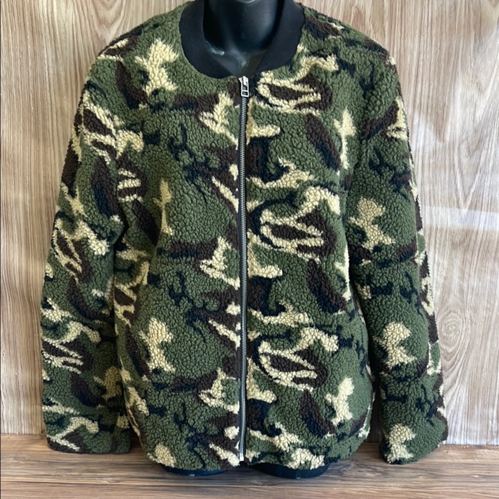 NWT Sanctuary Fleece Camo Jacket Large Green Full Zip Lined